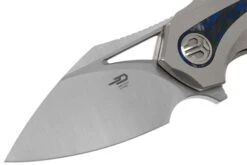 Bestech Nuke BT2107A Grey Blasted Titanium, Blue Marbled Carbon Fibre, Satin Navaja, Diseño Kombou 12 Bestech Nuke BT2107A Grey Blasted Titanium, Blue Marbled Carbon Fibre, Satin Navaja, Diseño Kombou -Böker || Spyderco || Buck Ventas BHBT2107A 03 bestech