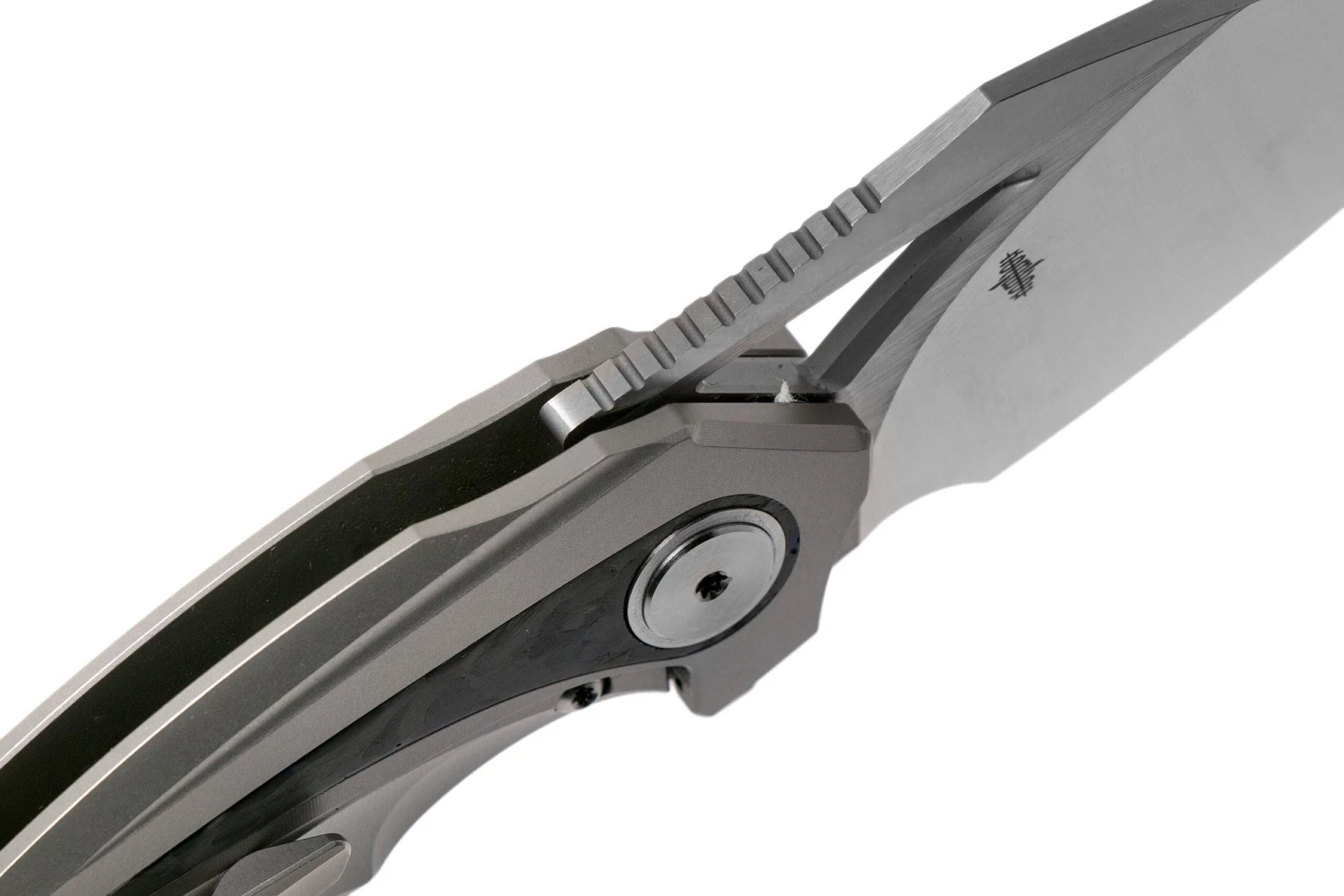 Bestech Nuke BT2107A Grey Blasted Titanium, Blue Marbled Carbon Fibre, Satin Navaja, Diseño Kombou 8 Bestech Nuke BT2107A Grey Blasted Titanium, Blue Marbled Carbon Fibre, Satin Navaja, Diseño Kombou - Imagen 6