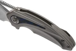 Bestech Nuke BT2107A Grey Blasted Titanium, Blue Marbled Carbon Fibre, Satin Navaja, Diseño Kombou 16 Bestech Nuke BT2107A Grey Blasted Titanium, Blue Marbled Carbon Fibre, Satin Navaja, Diseño Kombou -Böker || Spyderco || Buck Ventas BHBT2107A 07 bestech