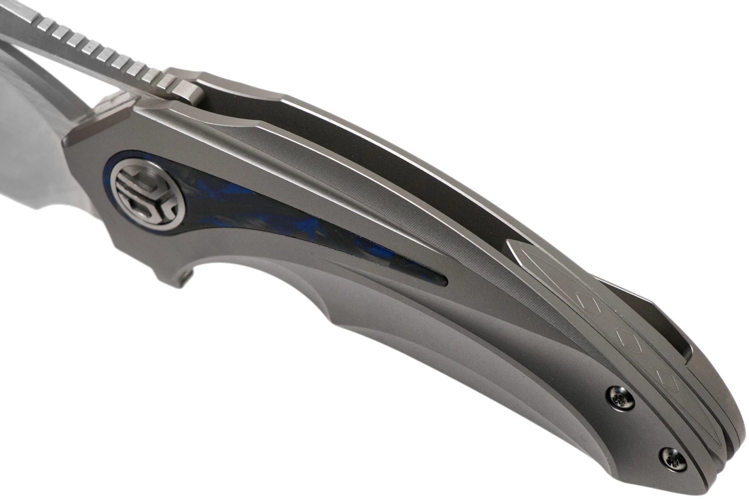 Bestech Nuke BT2107A Grey Blasted Titanium, Blue Marbled Carbon Fibre, Satin Navaja, Diseño Kombou 9 Bestech Nuke BT2107A Grey Blasted Titanium, Blue Marbled Carbon Fibre, Satin Navaja, Diseño Kombou - Imagen 7
